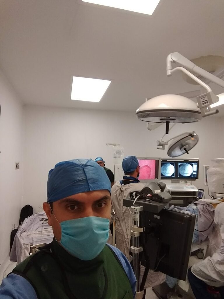 Dr. Ángel David Valdez Vargas urólogo